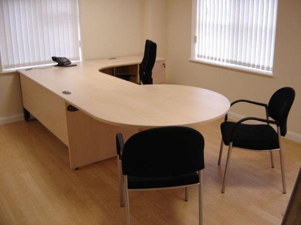 Corner Desk With Meeting Facility