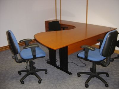 Fumac Profile Consult Desk in Small Office