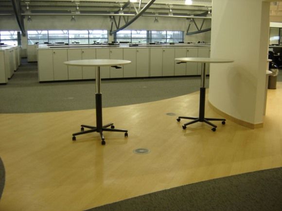 Height Adjustable Mobile Tables For Brief Discussions