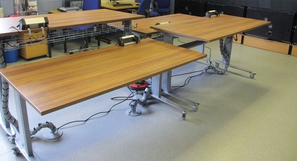 Electrically Heigtht Adjustable Mobile Desks