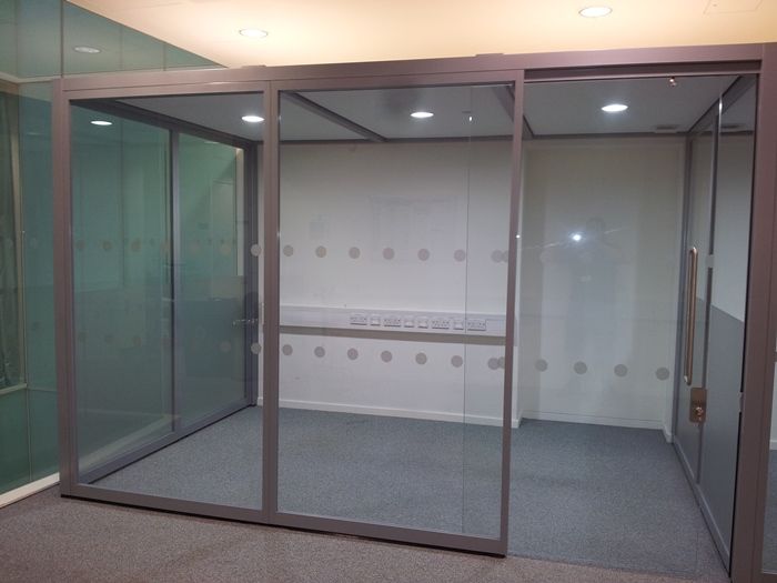 Quadro Partition System - Attached to Rear Wall