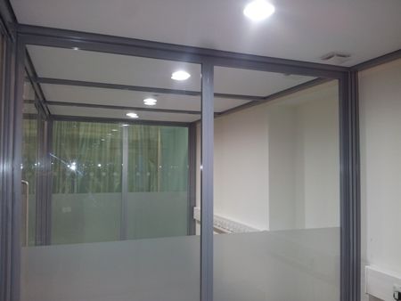 Side View of Quadro Office Systems