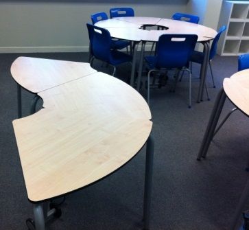 T41 Mobile Classroom Tables