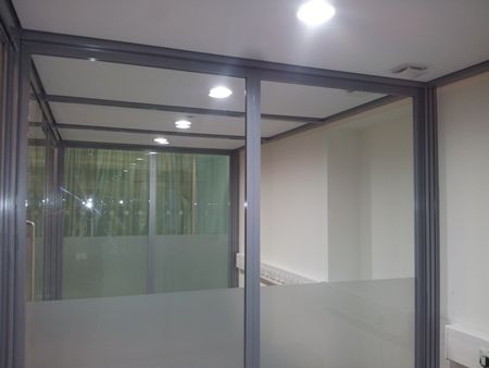 Side View of Quadro Office Systems Side View of Quadro Office Systems