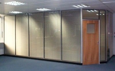 Fully Glazed Partitions With Blinds